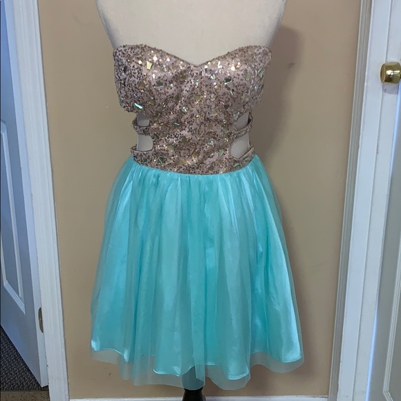 Morgan & Co. Dresses & Skirts - Juniors formal dress